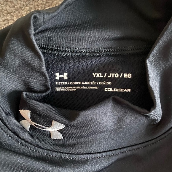 EUC UA Under Armour Coldgear fitted mock turtleneck, black, size YXL - Picture 2 of 4